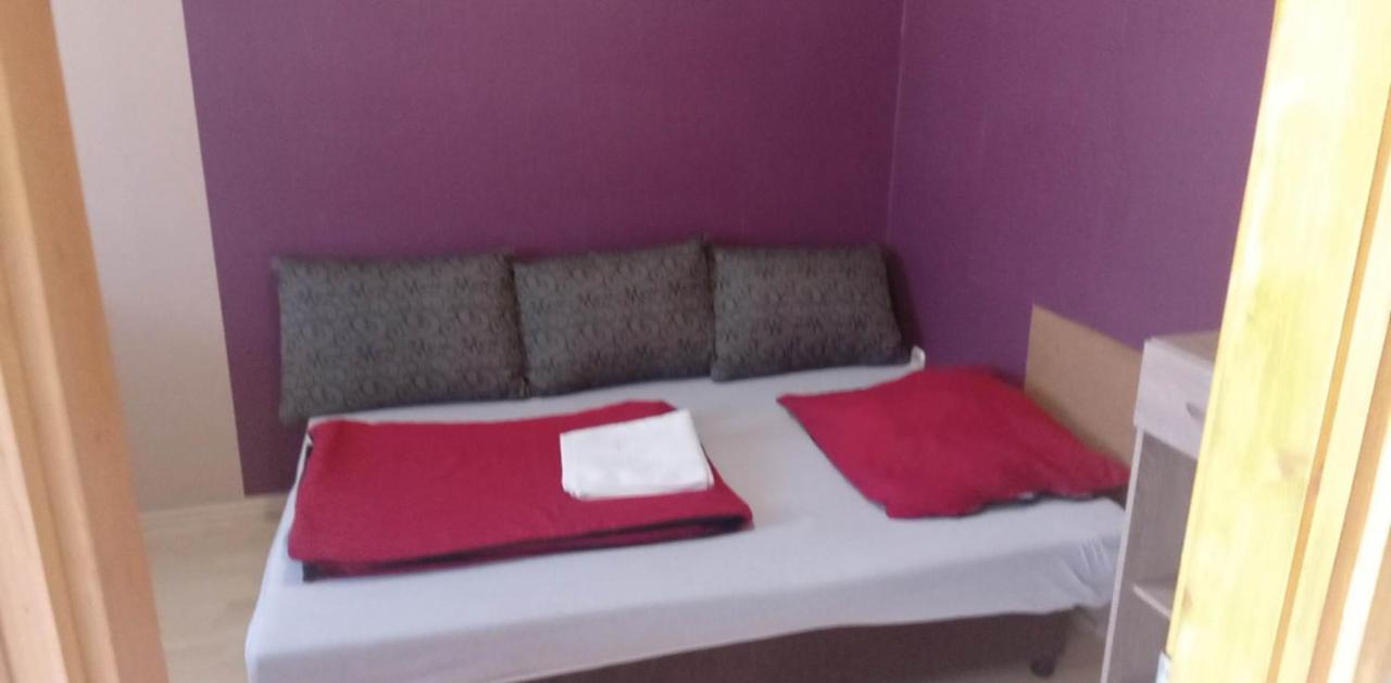 Levendula Apartment Bekescsaba Bagian luar foto