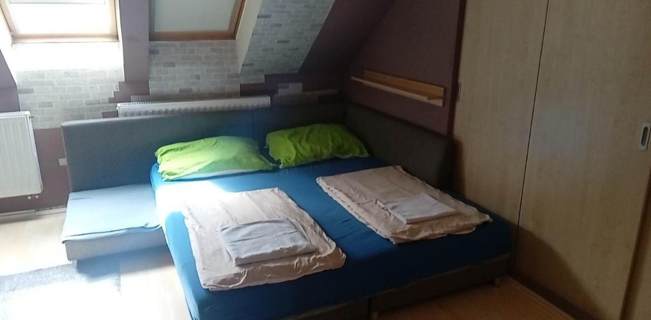 Levendula Apartment Bekescsaba Bagian luar foto